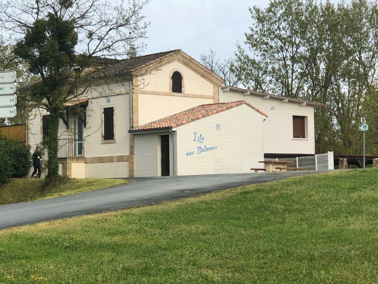 L'Ile Aux Bateaux Bed and Breakfast Buzet-sur-Baise Exteriör bild